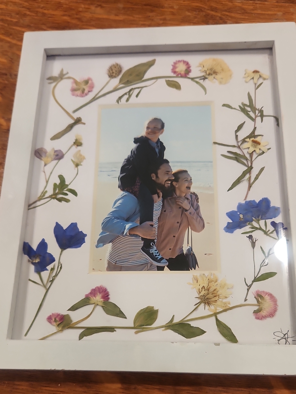White Floral Pressed-Flower Picture Frame